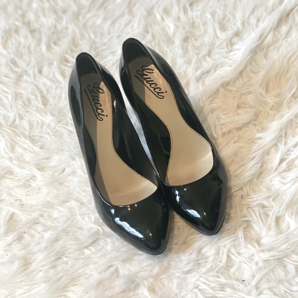 Gucci black patent heels